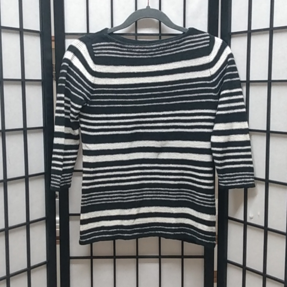 LRL Lauren Jean Co. black and white sweater size PS
